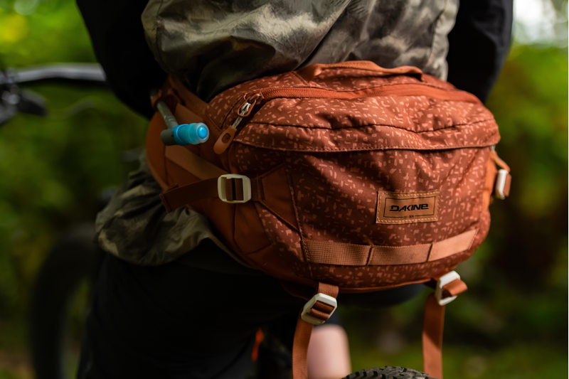 Dakine Hot Laps 5L Lumbar Pack Ashcroft Camo-3
