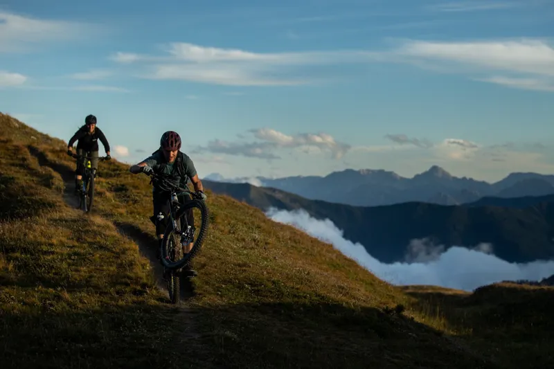 Santa Cruz Heckler CC S 27.5 Electric Mountain Bike 2021 Blackout-3