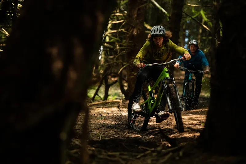 Santa Cruz Nomad CC X01 AXS Coil Rsv 27.5 Mountain Bike 2022 Adder Green-6