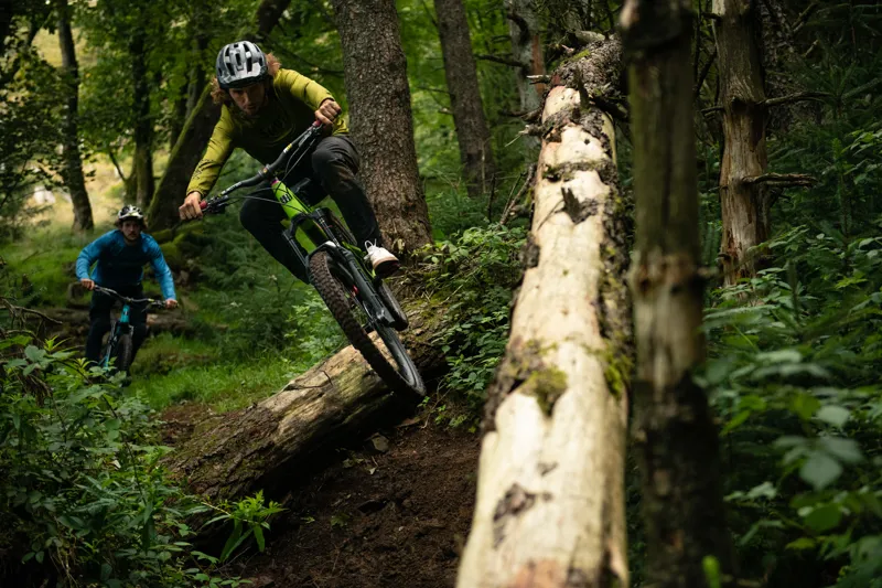 Santa Cruz Nomad CC X01 Coil 27.5 Mountain Bike 2022 Oxblood-6