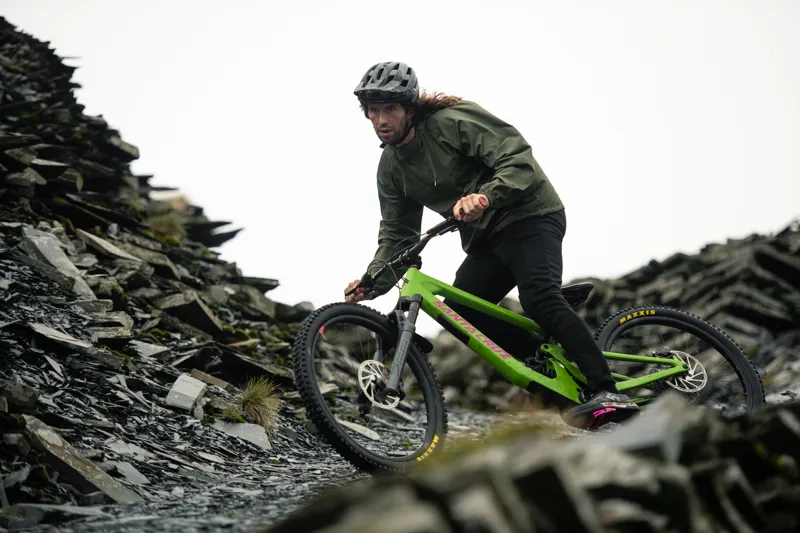 Santa Cruz Nomad CC X01 AXS Coil Rsv 27.5 Mountain Bike 2022 Adder Green-4