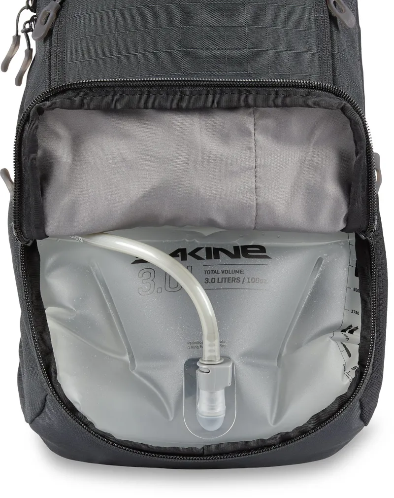 Dakine Syncline 12L Hydration Backpack Black-4