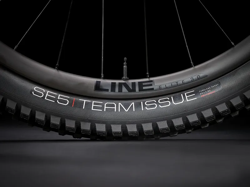 Trek Slash 9.8 XT 29er Mountain Bike 2021 Factory Orange/Carbon Smoke-11