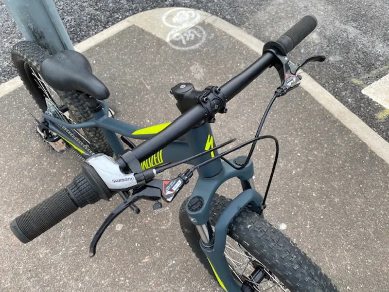 Ex Demo Specialized Riprock 20in 2019 Grey/yellow-1