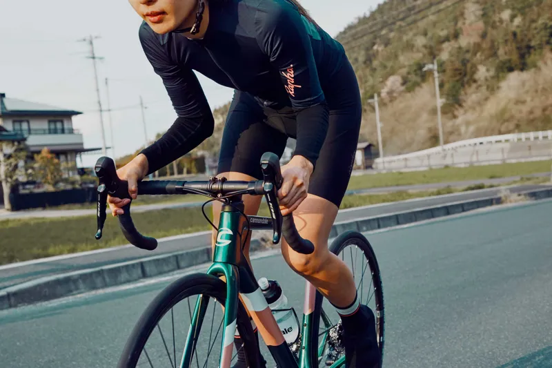 Cannondale SuperSix EVO Carbon Disc 105 Road Bike 2022 Black Pearl-1