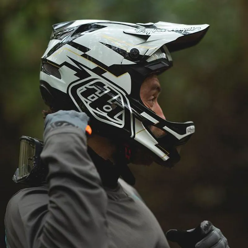 Troy Lee Designs D3 Fiberlite Full Face MTB Helmet Vertigo Black/White-8
