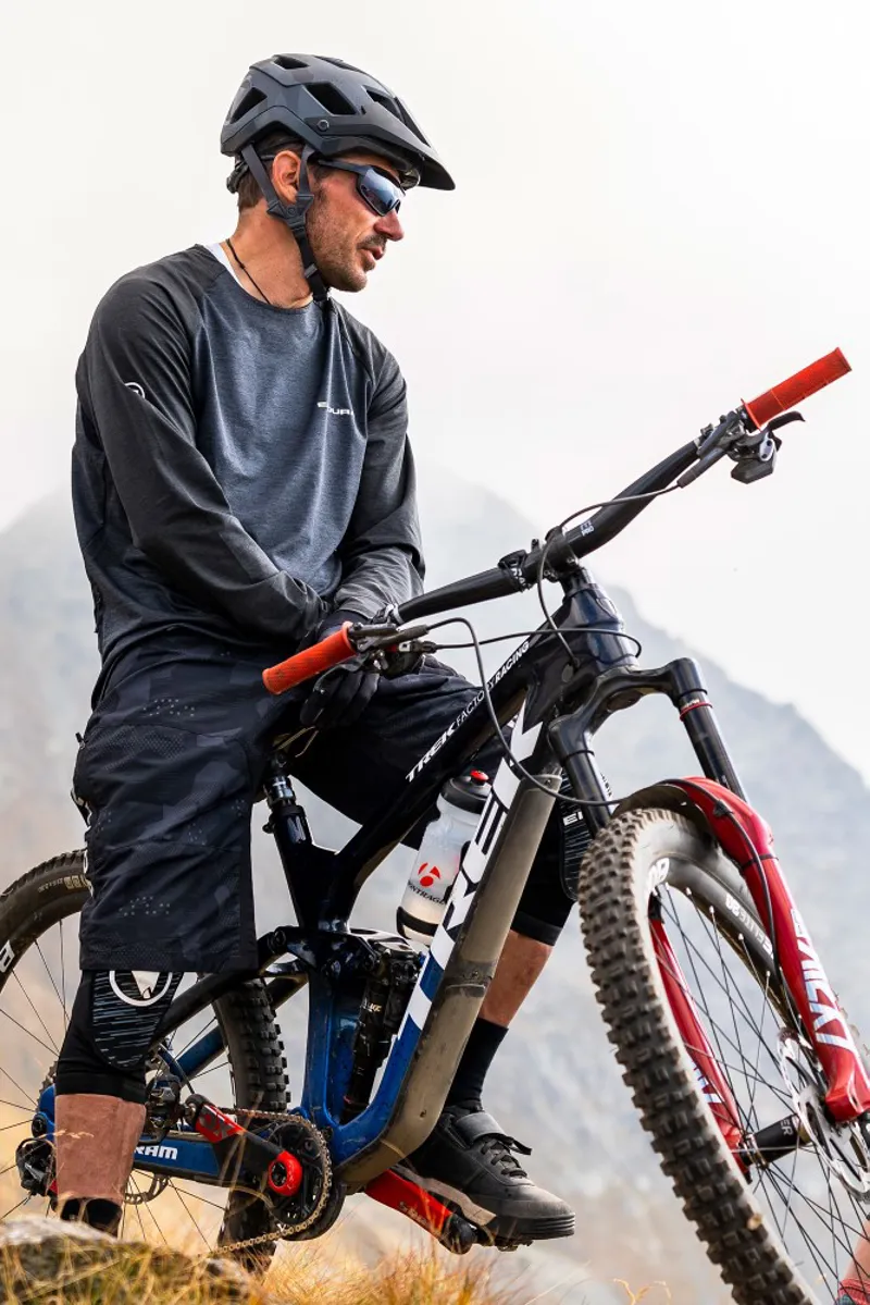 Endura Hummvee Plus MIPS MTB Helmet Electric Blue-6