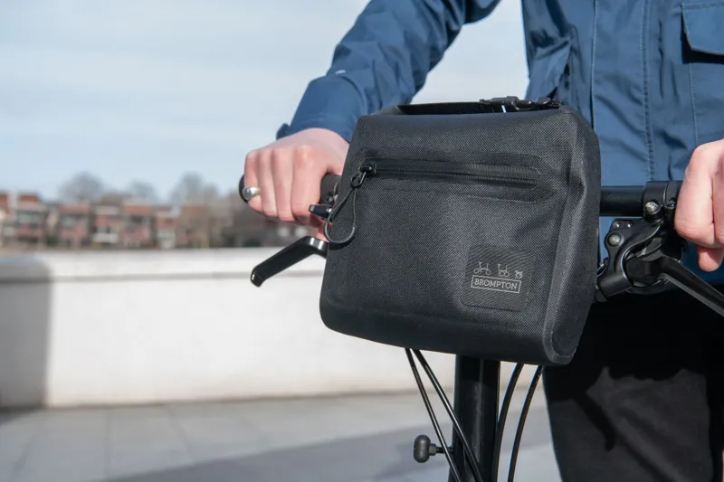 Brompton Metro Waterproof Pouch Black-4