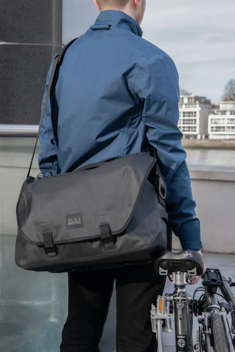 Brompton Metro Waterproof Bag L Black-5