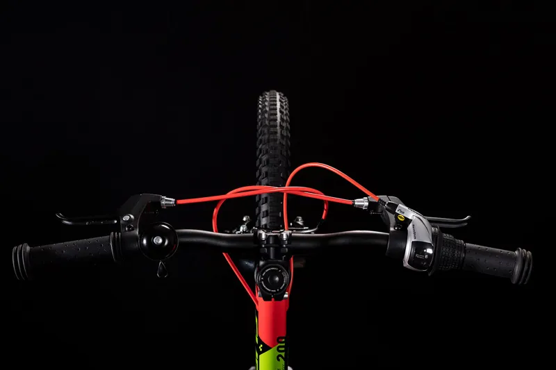 Cube Acid 200 SL 20in Wheel Red/Green/Black-3