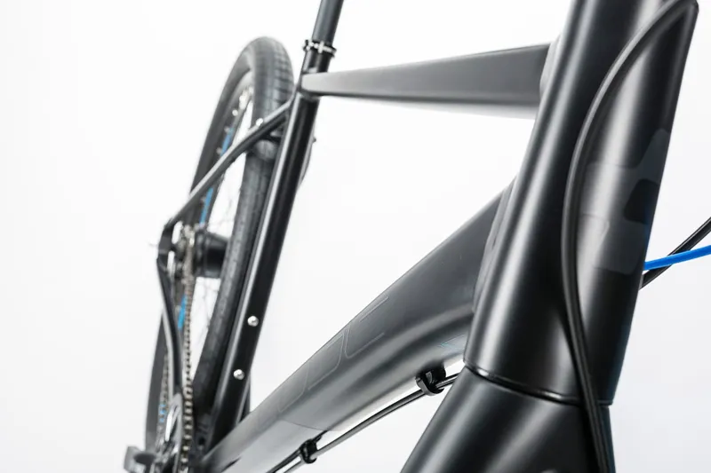 Cube Hyde Pro Trapeze Hybrid Bike 2017 Black/Blue-4