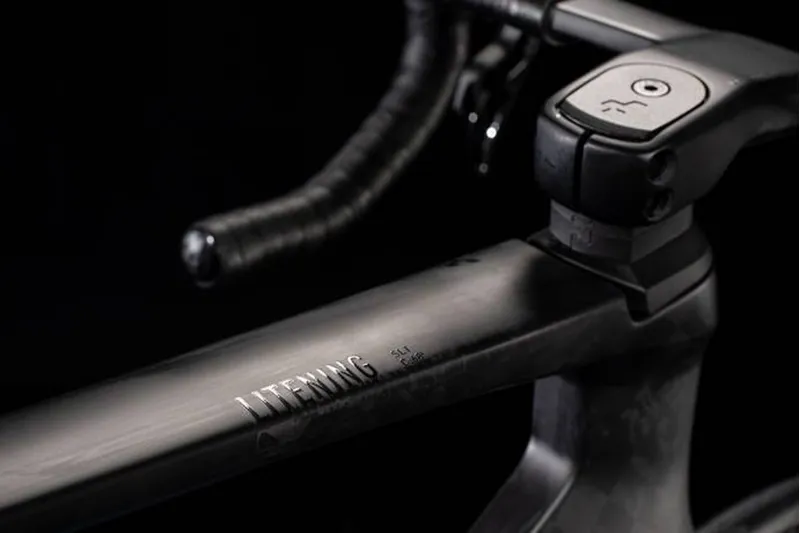 Cube Litening C68X SLT Carbon Etap AXS Disc Road Bike 2020 Black/Blue-7