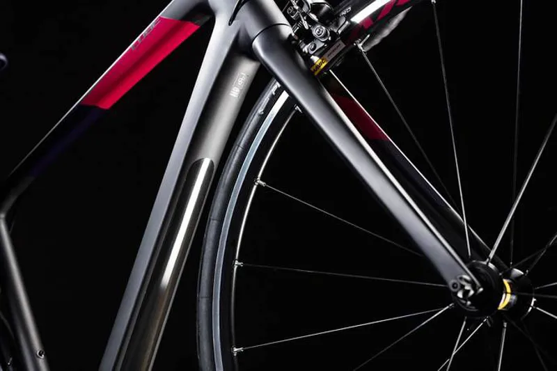 Cube Axial GTC Pro Womens Road Bike 2018 Carbon/Berry-4