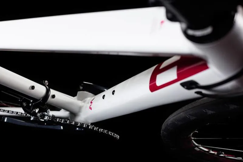 Cube Axial Pro Disc Womens Road Bike 2018 White/Berry-4