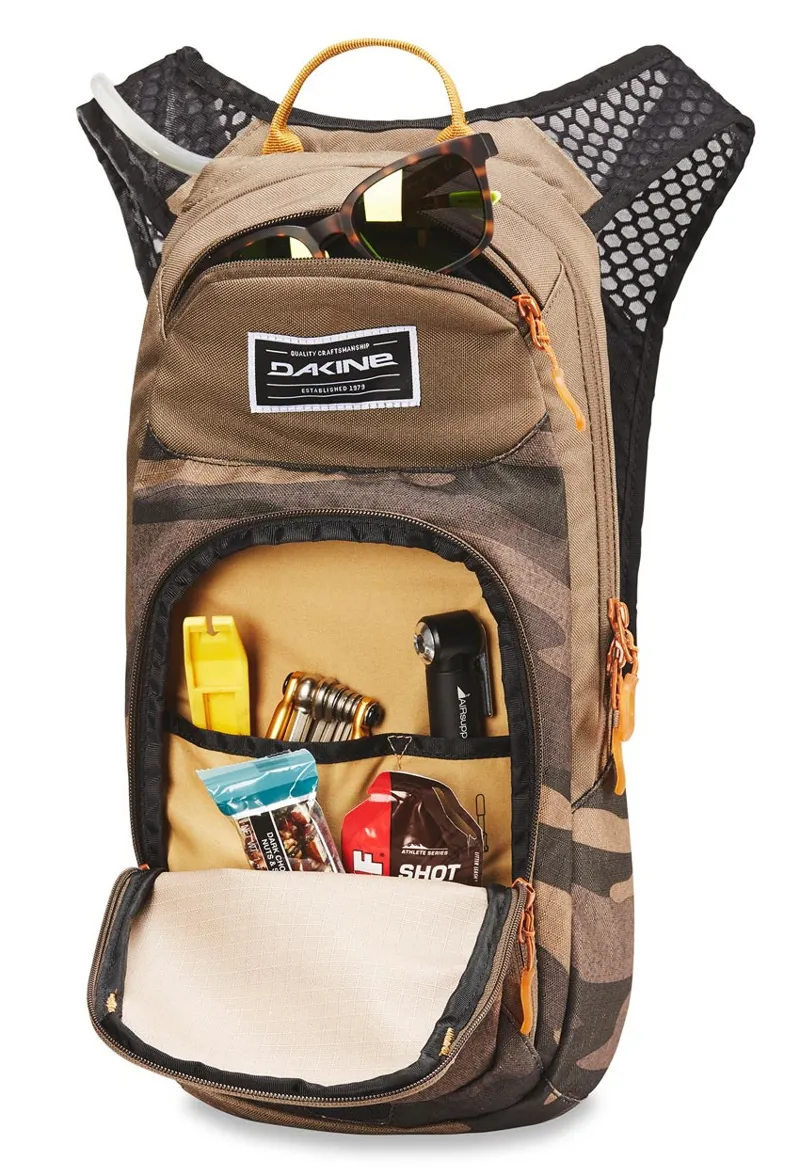 Dakine Session 8L Hydration Pack Ashcroft Camo-2