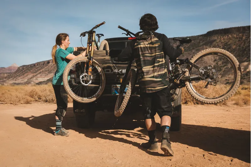 dakine pickup pad half side