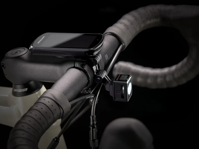 Trek Domane AL 4 Disc Road Bike 2021 Era White/Carbon Smoke-4