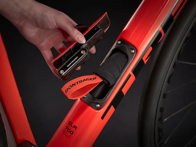 Trek Domane SLR 7 Road Bike 2021 Coral/Trek Black-4