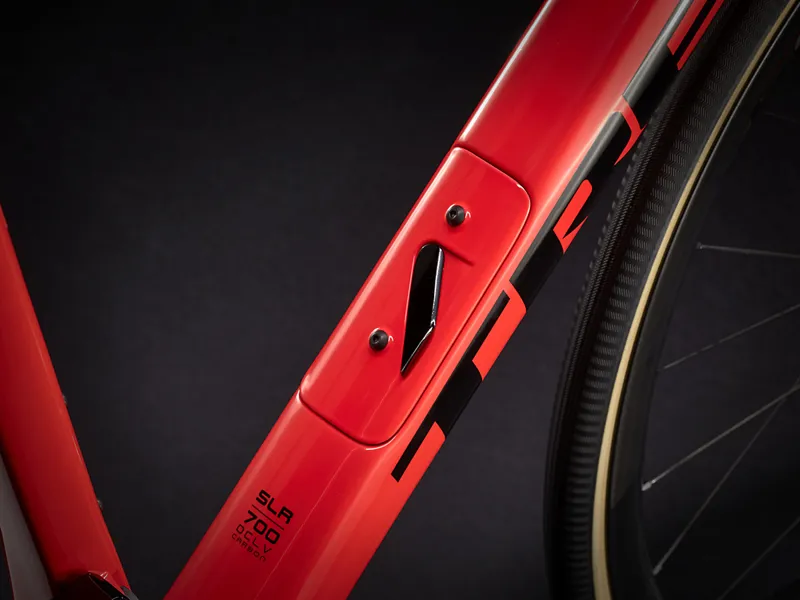 Trek Domane SLR 9 eTap Road Bike 2021 Coral/Trek Black-3