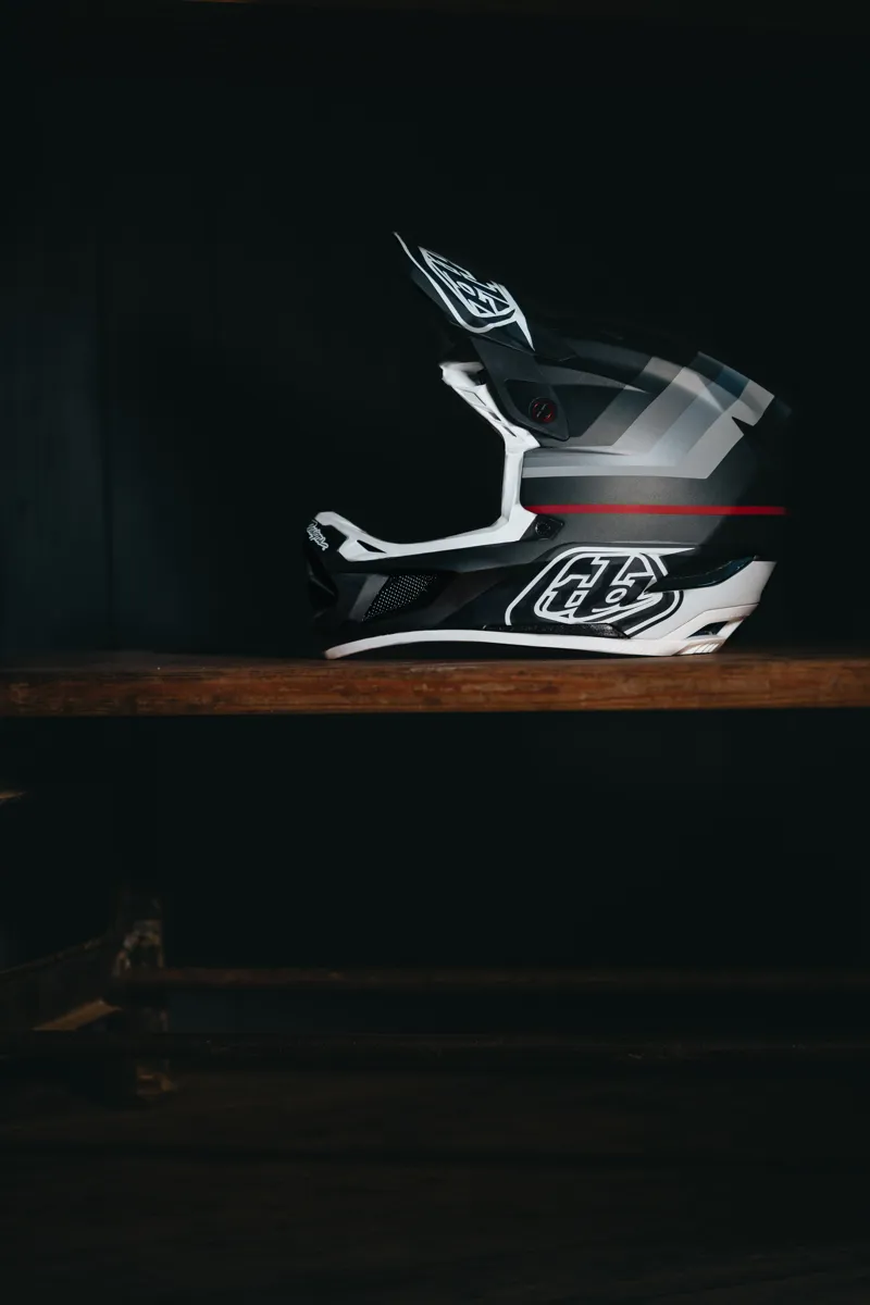 Troy Lee Designs D4 Composite Full Face MTB Helmet Mirage Black/Silver-5