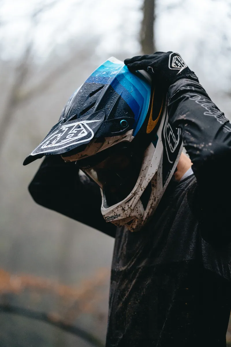 Troy Lee D4 Composite Full Face MTB Helmet Freedom 2.0 Red/White/Blue-6
