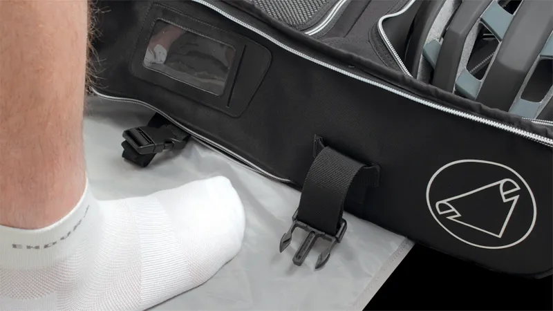 Endura Roller Kit Bag Black-6