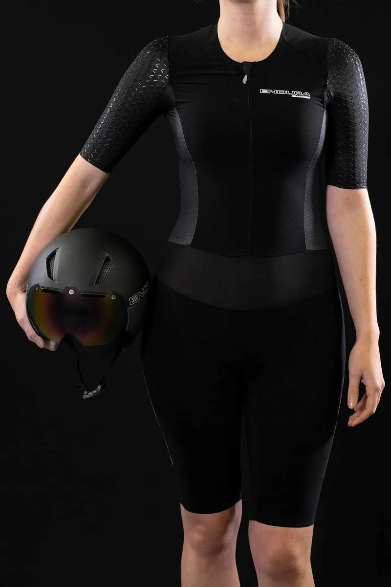 Endura QDC D2Z Womens SS Tri Suit II With SST Black-2