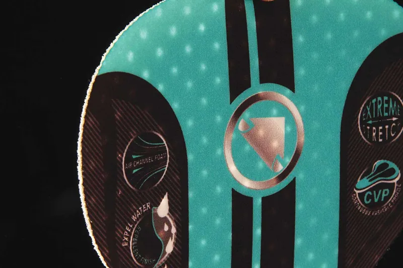 Endura QDC D2Z Womens SS Tri Suit II With SST Black-5