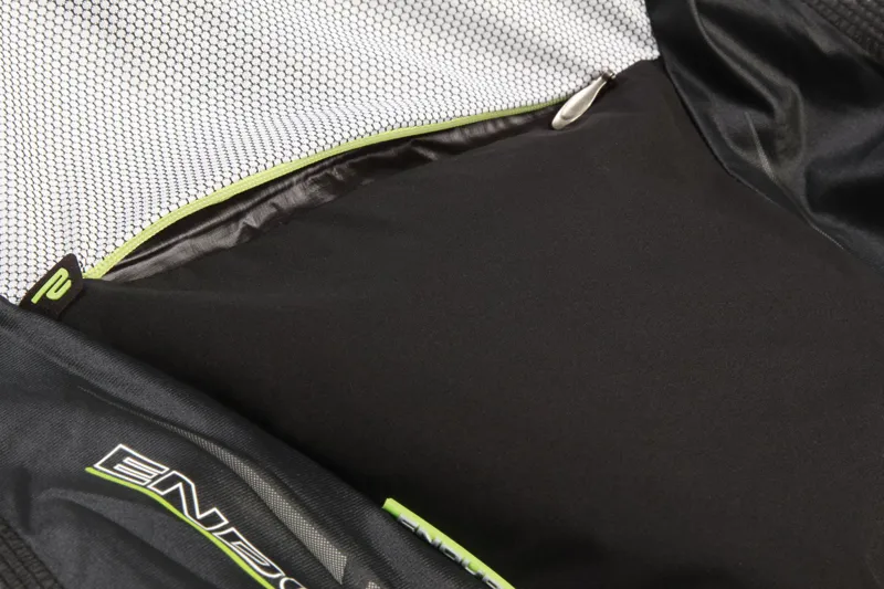 Endura Equipe Race Gilet Black-2