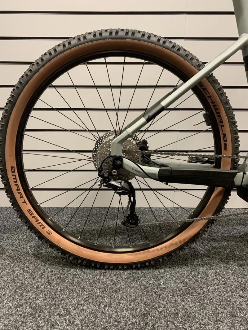 Ex Display Cube Reaction Hybrid Performance 625 XXL Electric Bike 2022 Lunar/Grey-2