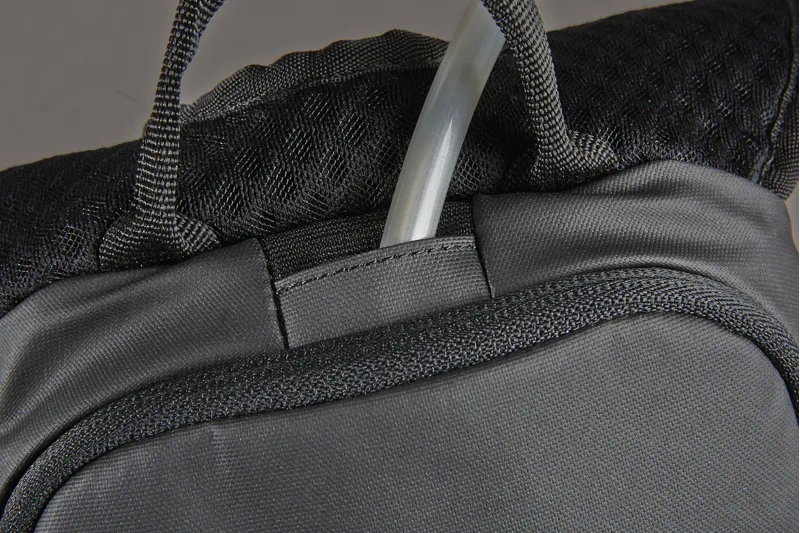 Fox Oasis Hydration Pack Black-2