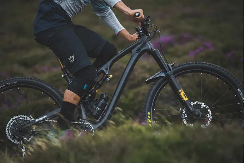 Hope HB130 29er Mountain Bike 2020 Red-2