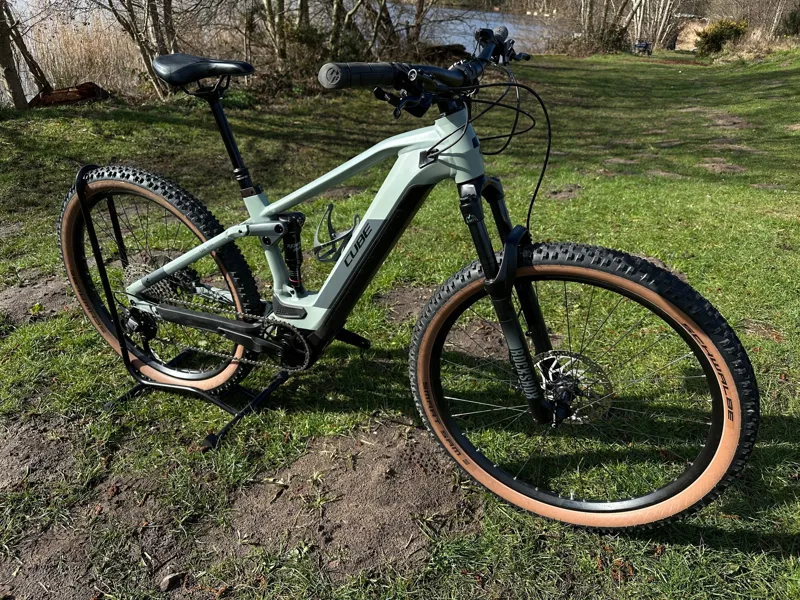 e bike damen für anfänger 28 Zoll E-Bike LS City Fahrrad MOTIVE TF 1.7 Trekking BOSCH ACTIVE PLUS LINE 400 Wh 7 GANG SHIMANO NEXUS Category:City Urban_ACID EX25  32H  Disc  Tubeless Ready Wandhalter für handy - Farbe:t8/26