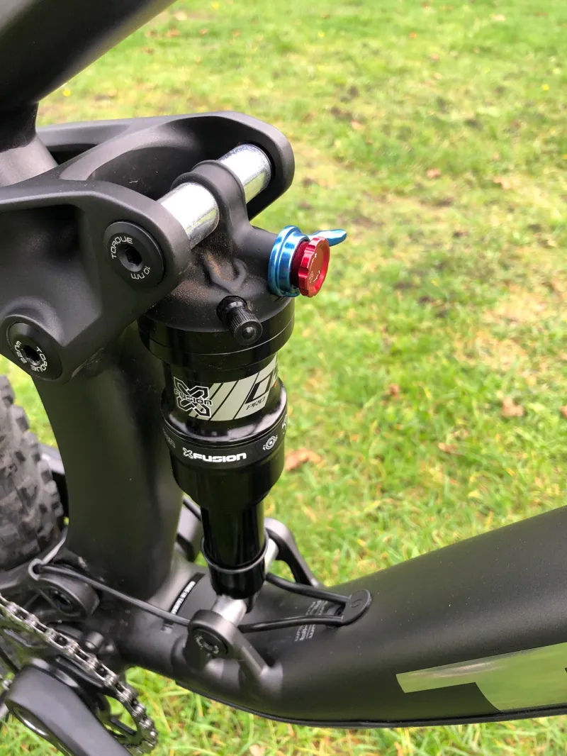 2nd Hand Trek Fuel EX 5 Deore Large Mountain Bike 2022 Matt Black-2