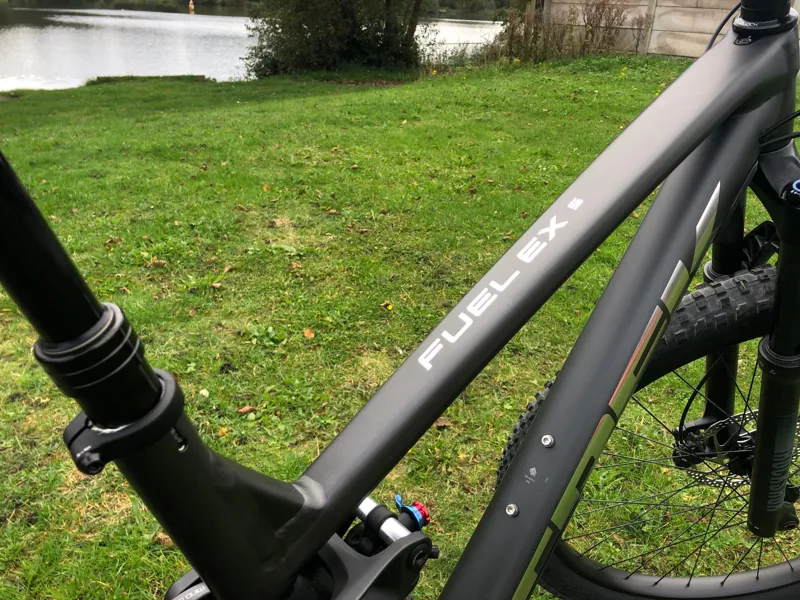 2nd Hand Trek Fuel EX 5 Deore Large Mountain Bike 2022 Matt Black