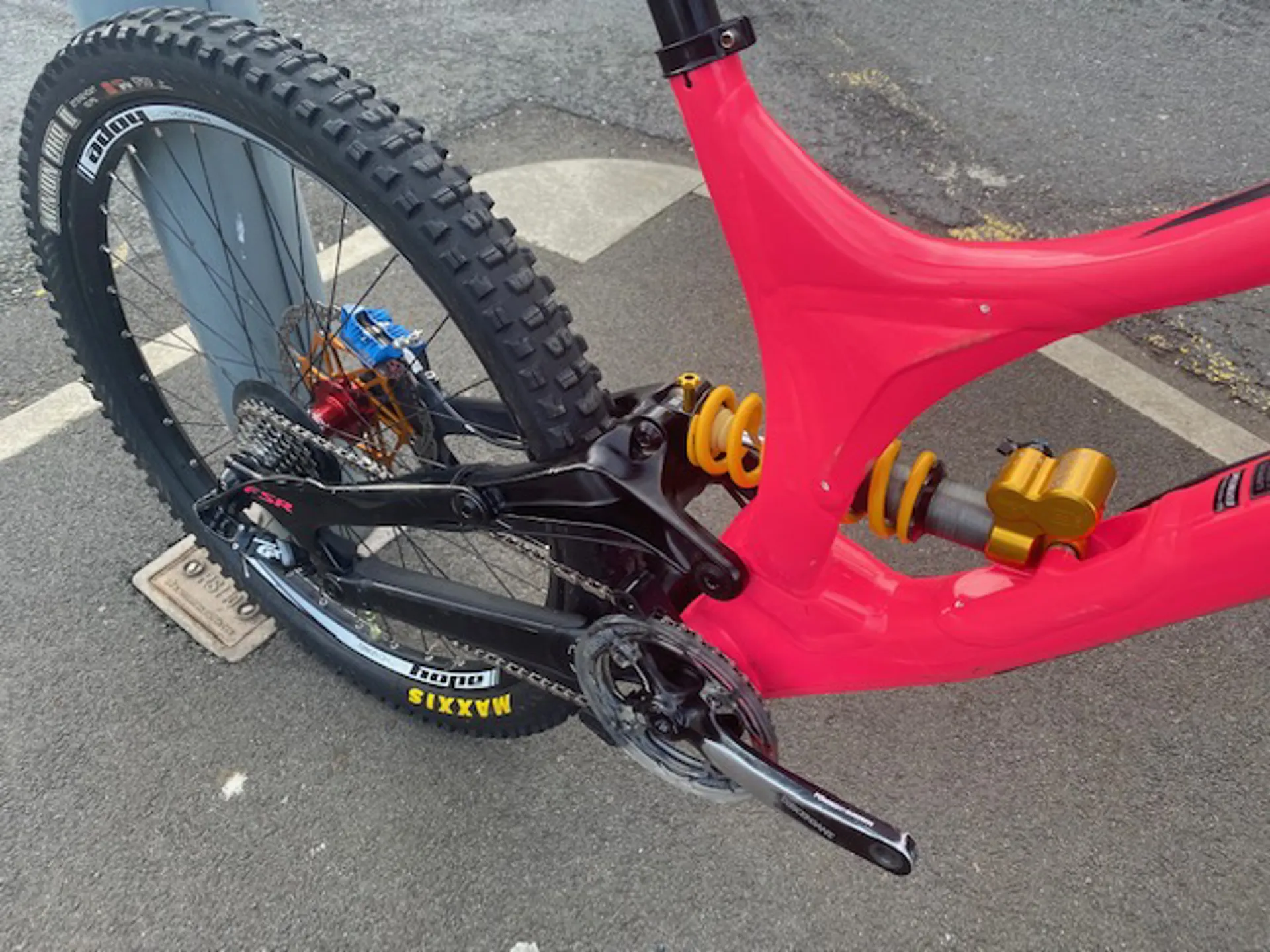 Second Hand Specialized Demo 2018 L Pink