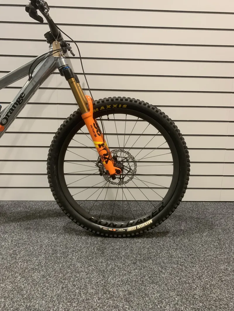 2nd Hand Orange Stage 6 Large Mountain Bike 2021 Chrome/Silver-1