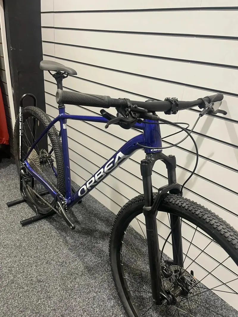 Ex Demo 22 Orbea Onna 10 29er Extra Large Mountain Bike 2022 Blue-4