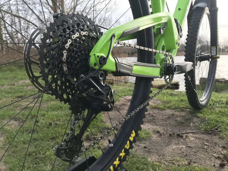 Second Hand Evil The following V1 XLarge Green-3