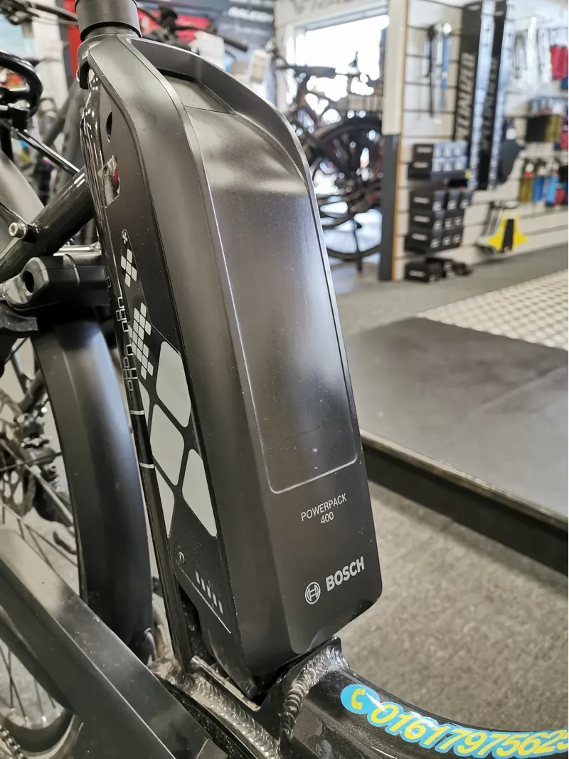 Second Hand Raleigh Grand Tour Motus 400 50cm 2019 Black-1