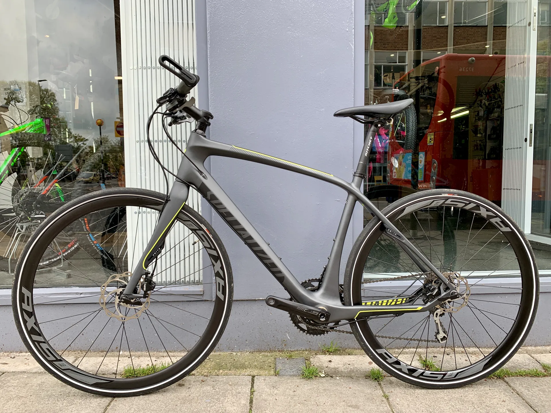 Second Hand Specialized Sirrus Expert Hybrid Bike 2017 Carbon/Green