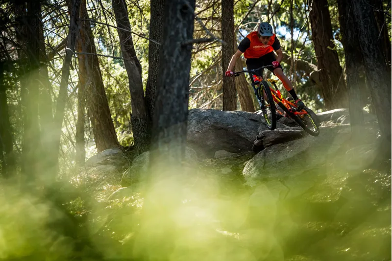 Intense Tracer Foundation 27.5 Mountain Bike 2017 Carbon/Black-2