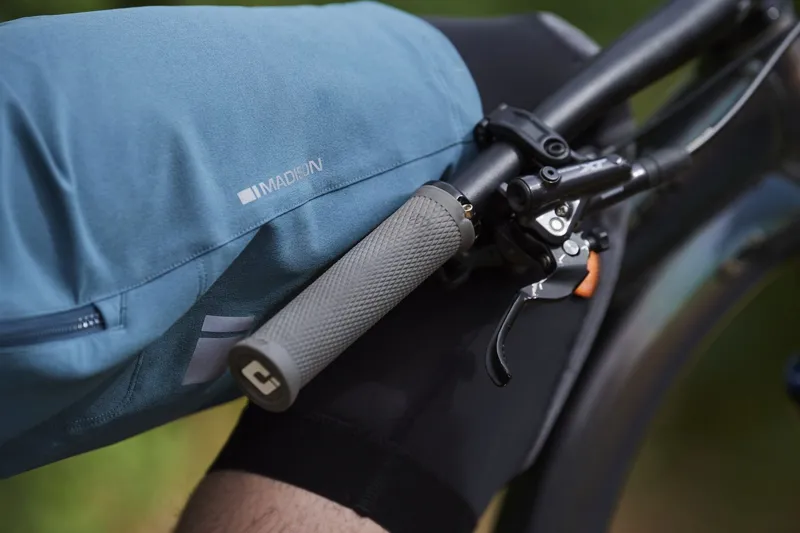 Madison Flux DWR Stretch Trail Shorts Black-6