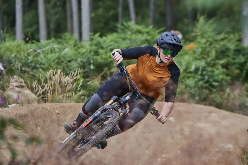 Madison Flux Women's Short Sleeve Trail Jersey Ink Navy-7