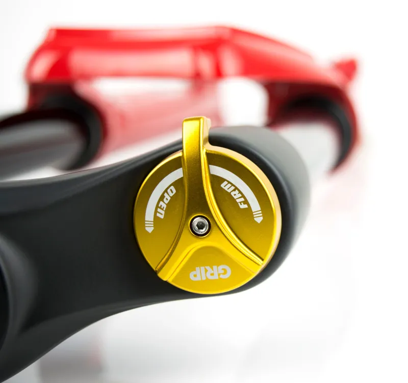 Marzocchi Bomber Z1 Coil GRIP Tapered Fork 29in 15QRx110 Boost Red-2