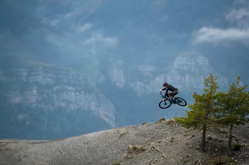 Santa Cruz Hightower CC X01 Reserve 29er Mountain Bike 2021 Ember-3