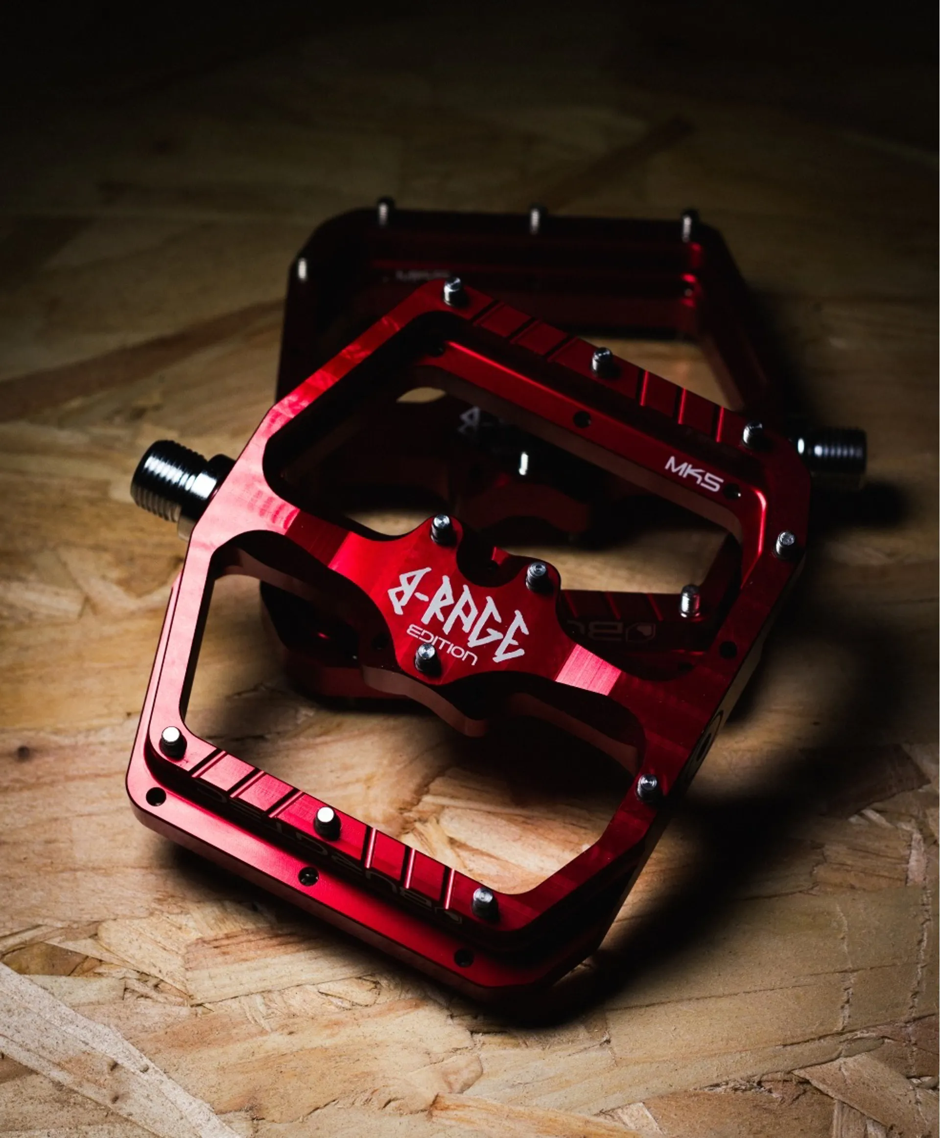 Burgtec Penthouse Flat MK5 B-Rage Edition Pedals in Red