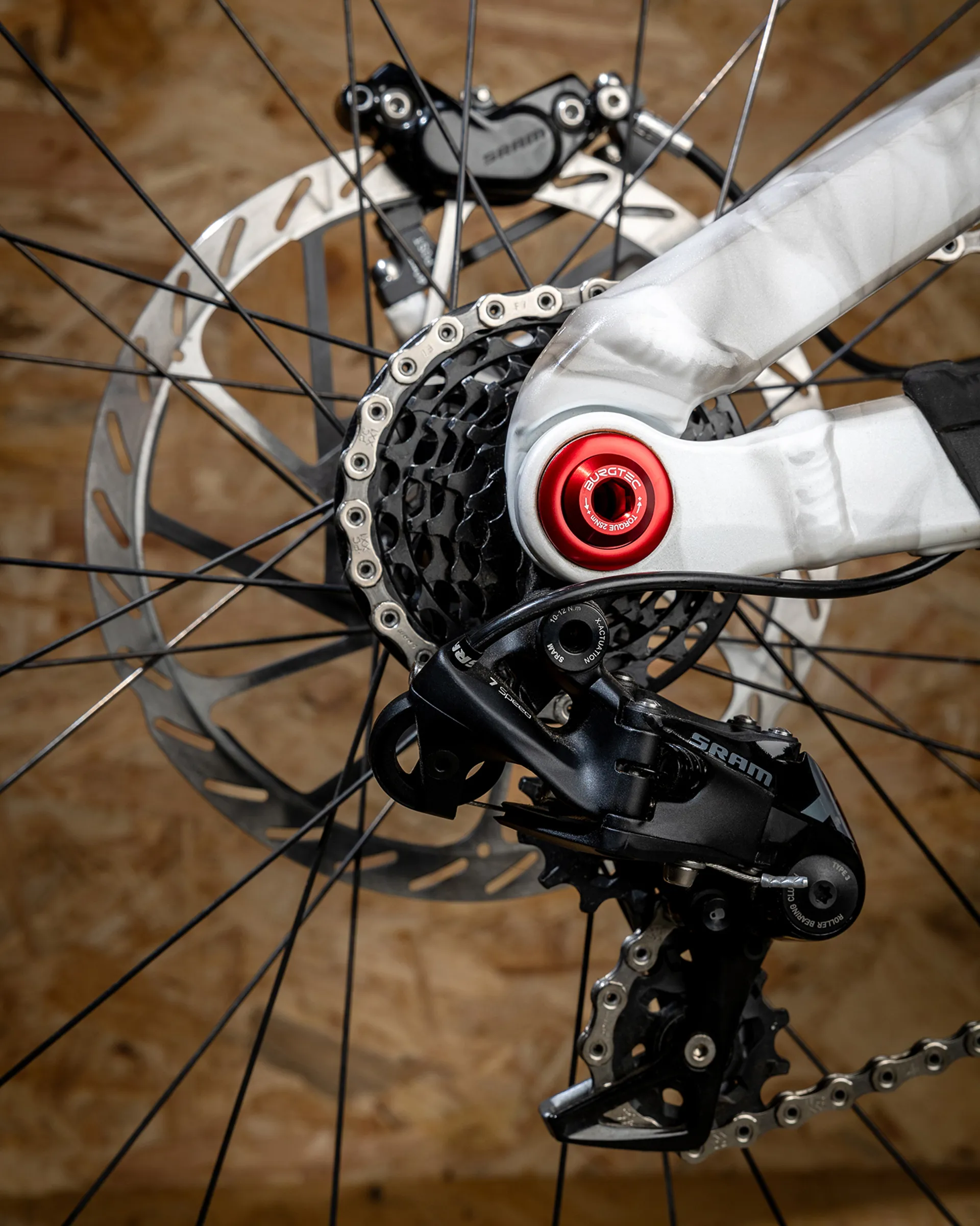 /images/myimages/burgtec-santa-cruz-173.7mm-rear-axle-2.jpg?width=1920