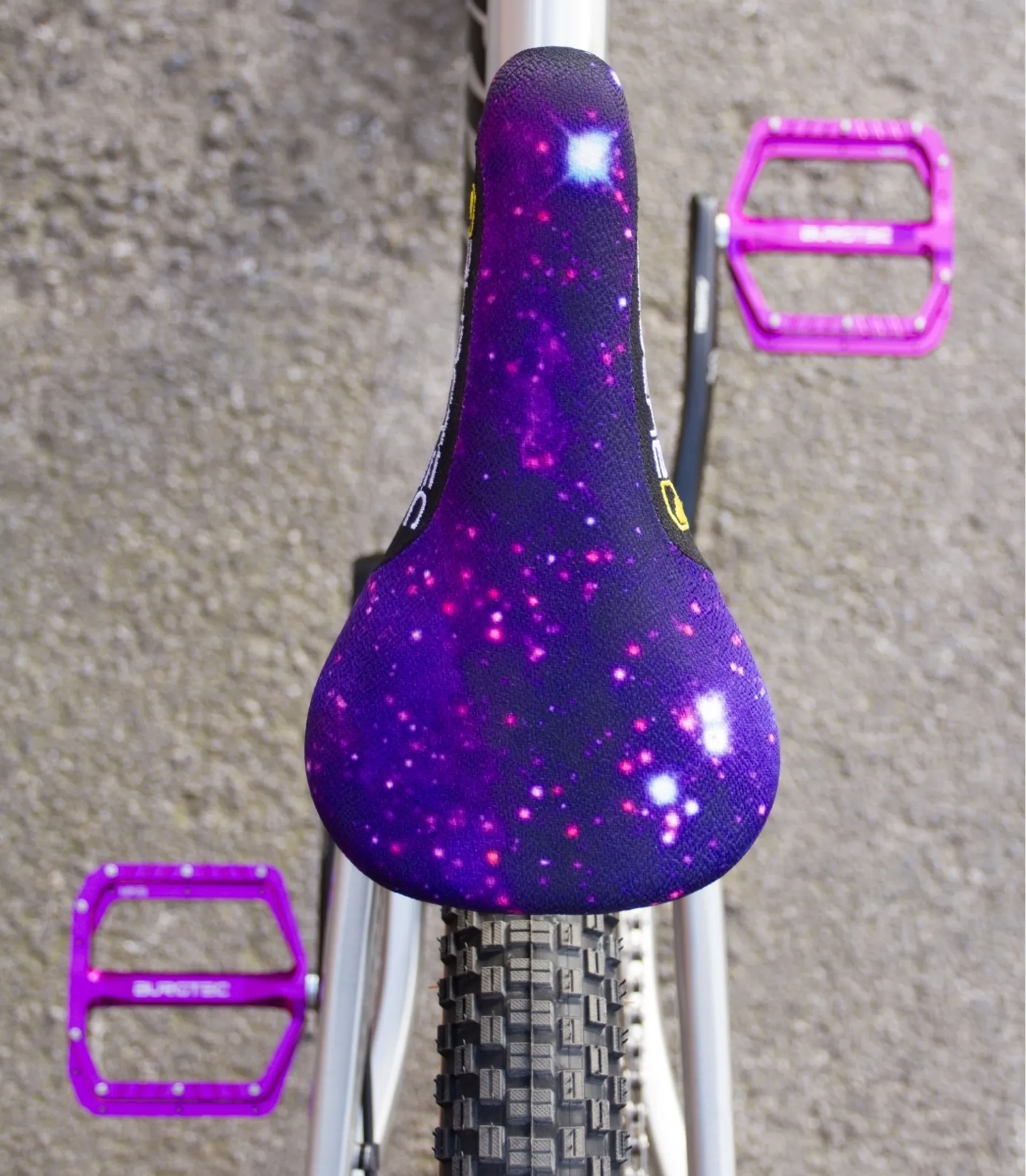 /images/myimages/burgtec-the-cloud-boost-saddle-nebula-5.jpg?width=1920