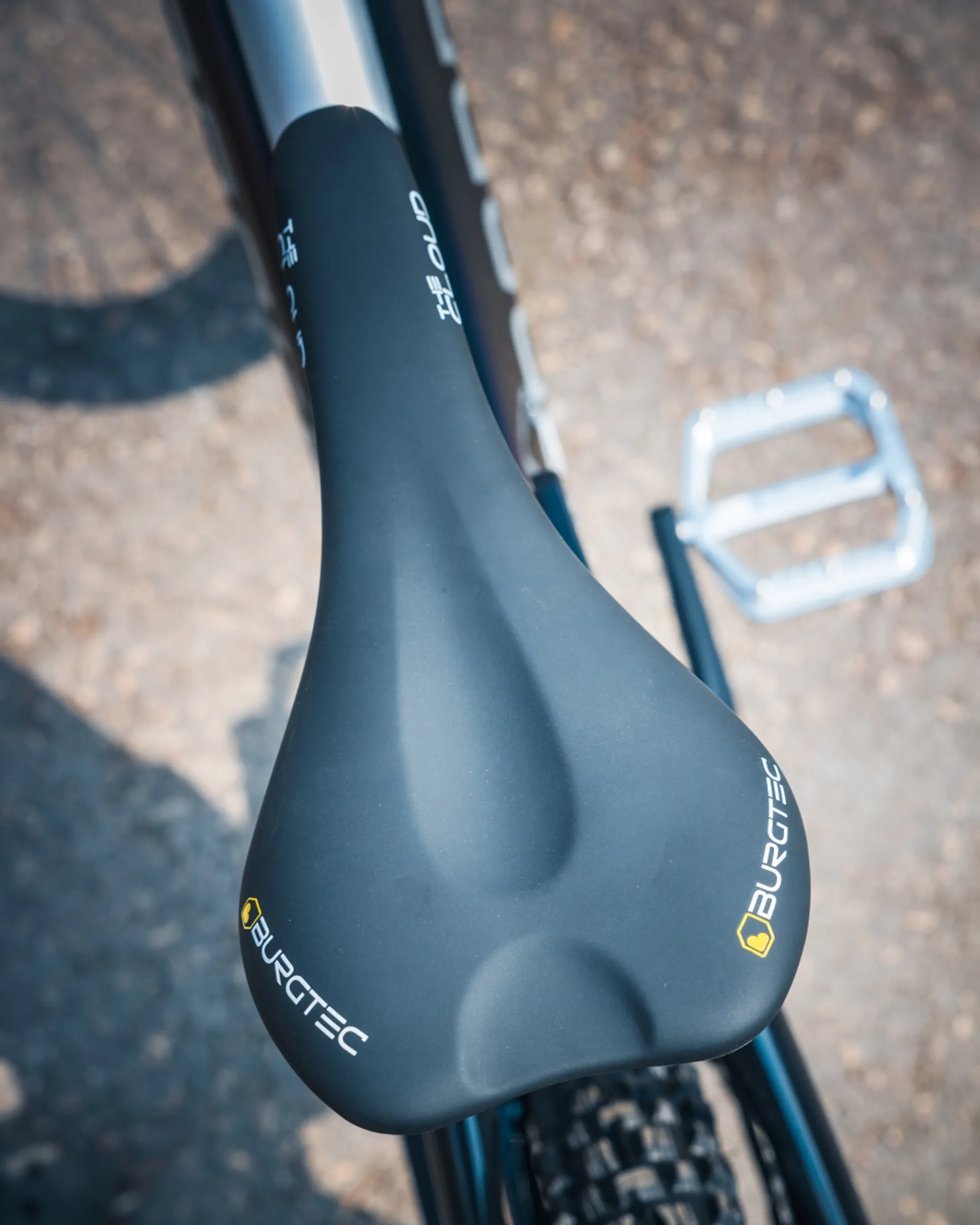 /images/myimages/burgtec-the-cloud-mk2-saddle-black-2.jpg?width=1920